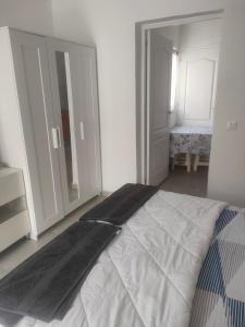 Alba 2 apartamento y Alba 3 habitación con baño