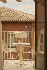 Deluxe Double Room with Balcony room in Hotel Le Mura