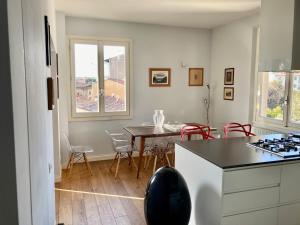 Charming and bright flat very close to the centre