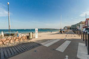 2 chambres - Grand balcon - à 1 min de la plage