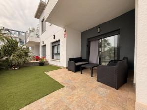 Fantastic 2 bedroom apartment with swimming pool and terrace in Pilar de Horadada