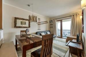 Valle Nevado 2D2B Valle de Condores 1 Walkable On Slope