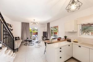 Larnaca Seaside Villa Marina 44