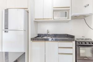 Apartamento a 150 Metros da Praia com Piscina