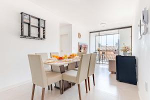 Apartamento a 150 Metros da Praia com Piscina