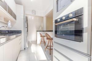 Apto com Localização Privilegiada na Avenida Principal de Bombas