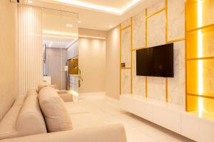 Apto Luxuoso - Condomínio com Piscina Aquecida