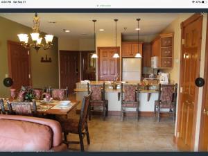 2 king suites at Westgate resorts, Gatlinburg, sleeps 8 people with waterpark, minigolf, zipline,