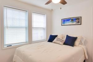 Walk to Downtown and Beach Ocean Grove Apartment!