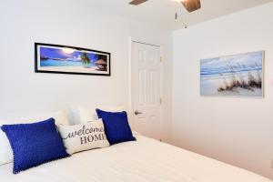 Walk to Downtown and Beach Ocean Grove Apartment!