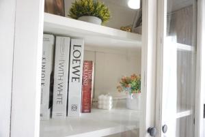 Central next to Shopping 1 Bedroom Condo - 2 Min to BTS Asok and Terminal 21