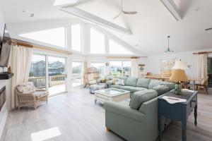 Private Semi-Oceanfront Retreat with Pool & Spa