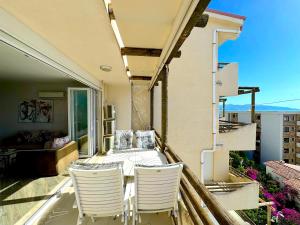 Art Luxury - Seaview Apartment, Bougainville Bay