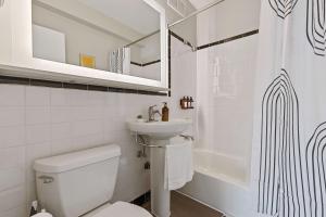 Bright Arlington Apartment - Metro Access&Parking