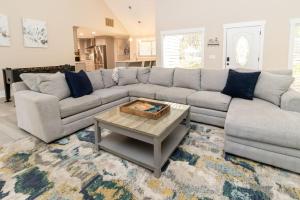 Spacious Pet-Friendly Home Sea Pines Golf Views