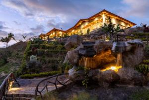 Casa de Lujo con Piscina y Vistas Panorámicas Oro Monte, Naranjo