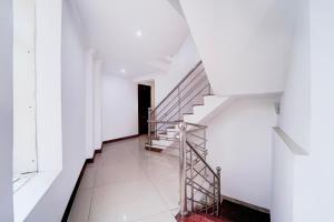 Hotel O DH Road Ernakulam