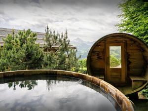 La Grange à LOurs - OVO Network