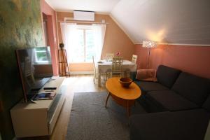 Keltaisen Kartanon Roosa