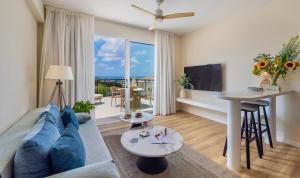 WellClub - Family Wellness & Sea View Suites