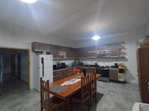 Quartos para cop 30 localizados perto do centro, restaurantes, aeroporto e shopping