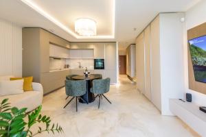 Playa Miraflores Luxury Beachfront Apartment