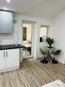 Hertford detached home garden pet friendly parking