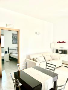 Polignano Villa with Jacuzzi, Garden & Parking