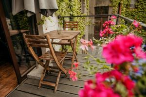 Premium Black Apartment Krakow Center with Parking