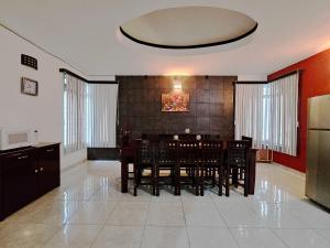 Santa Cecilia Casa elegante acogedora y amplia