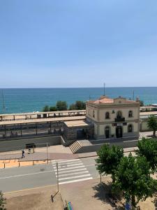 Apartamento en 1ª línea con vistas al mar cerca de Barcelona