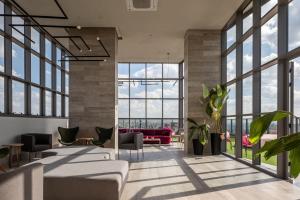 Studio com Ar – 2min do Metrô Paraíso Rooftop e Piscina