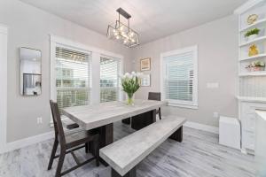 Heated Pool & Spa! Close To The Beach!