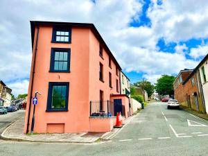 Luxury apartment, Mountain View in a Heritage Town