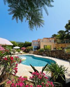 Stunning Villa with Pool, Sea View & Petanque in Golfe Saint Tropez