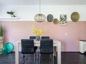 Apartment in Julianadorp near the Beach