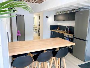 Maisons de vacances Charmante Maison de 4 Chambres avec salles de bains independantes et privee, ideal pour travailler et pour les vacances : photos des chambres