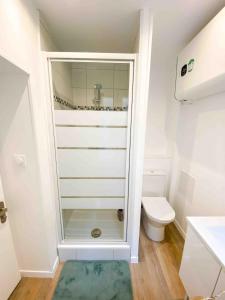 Maisons de vacances Charmante Maison de 4 Chambres avec salles de bains independantes et privee, ideal pour travailler et pour les vacances : photos des chambres