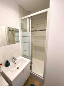 Maisons de vacances Charmante Maison de 4 Chambres avec salles de bains independantes et privee, ideal pour travailler et pour les vacances : photos des chambres