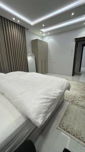 Luxury apartment, 3 bedrooms, living room, kitchen