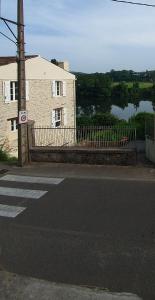 Chambre spacieuse vue sur le Lot