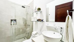 Macaw House with private pool in Arenas Herradura