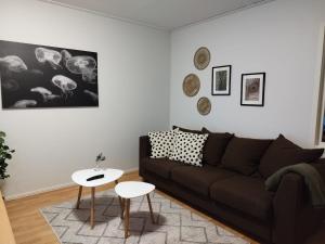 LINDA -Modern Aprt 24-7 Check-in