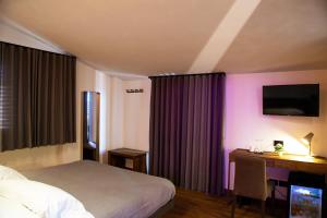 King Room with Mountain View