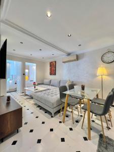 Villa 3 Corniche, Charming Seaside Villa with Jacuzzi, Carrousel Mall Rabat