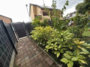 Charmantes 2-Etagen Häuschen- Köln-Phantasialand