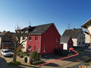 Charmantes 2-Etagen Häuschen- Köln-Phantasialand