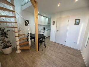 Charmantes 2-Etagen Häuschen- Köln-Phantasialand