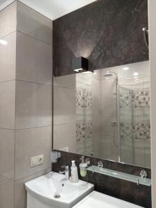 Apart-hotel in Avalon on Chornovola St