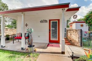 Walk to ENMU Quiet Casita with Pet-Friendly Yard